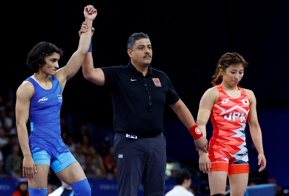 Vinesh Phogat của Ấn Độ sau khi giành chiến thắng trước Yui Susaki của Nhật Bản. 