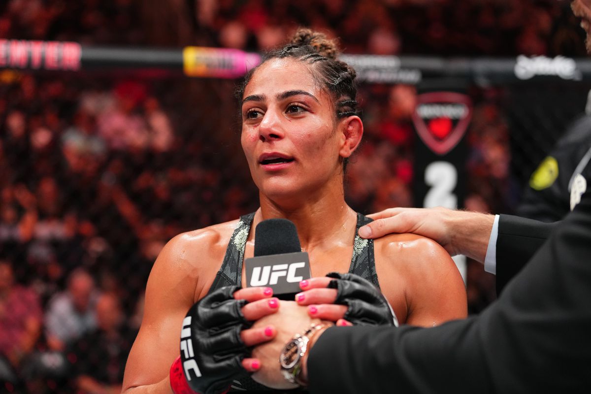 Đêm chiến đấu của UFC: Ricci đấu với Pennington
