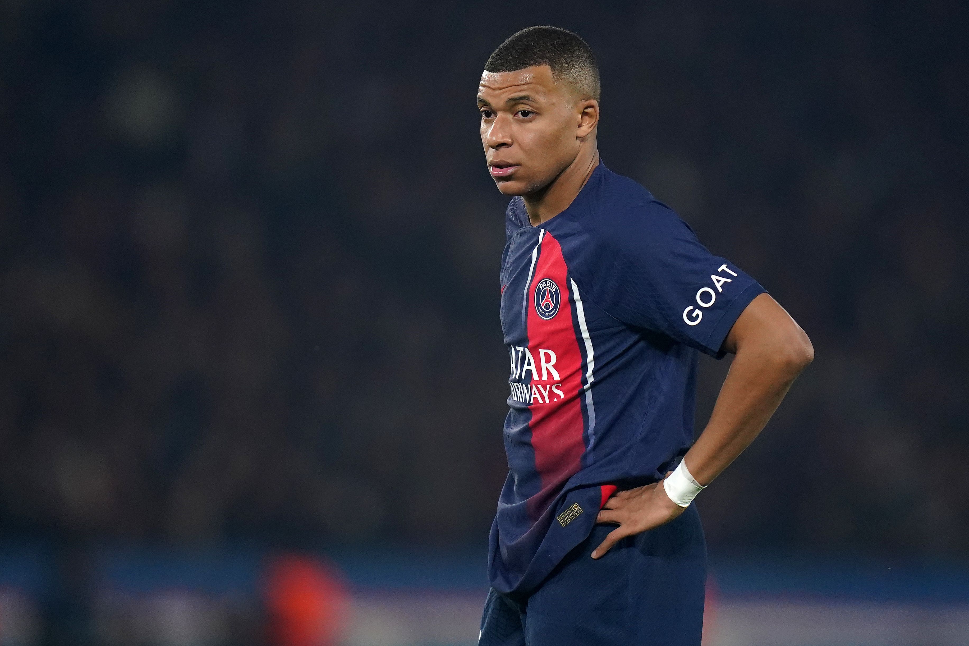 Kylian Mbappe đã xác nhận anh sẽ rời Paris St Germain