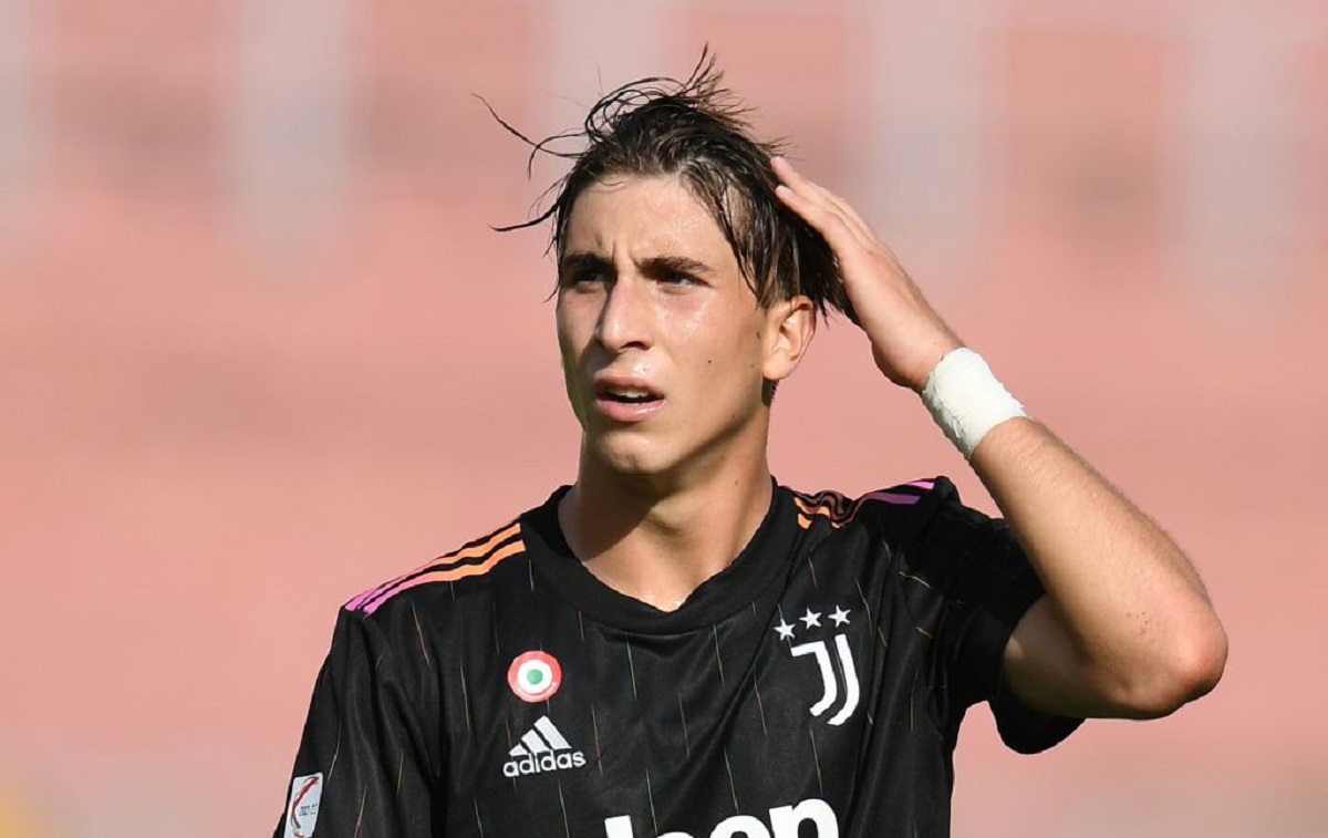 Genoa Set to Sign Juventus Midfielder on Dry Loan