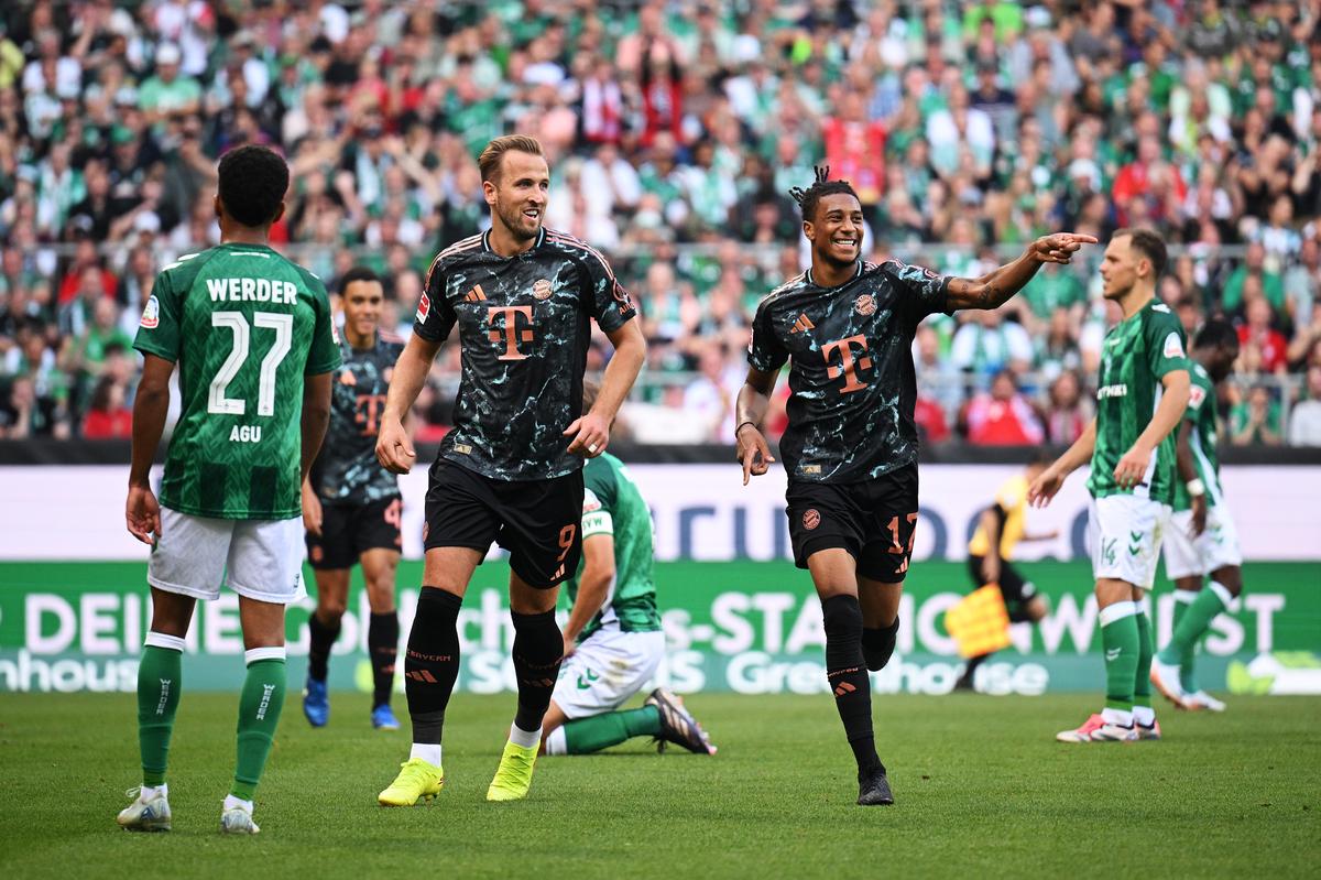 Nhiều bàn thắng: Bayern Munich thống trị Werder Bremen với chiến thắng 5-0, với Michael Olise (phải) ghi một cú đúp, và Jamal Musiala, Harry Kane (trái) và Serge Gnabry được thêm vào danh sách. Nhiều bàn thắng: Bayern Munich thống trị Werder Bremen với chiến thắng 5-0, với Michael Olise (phải) ghi một cú đúp, và Jamal Musiala, Harry Kane (trái) và Serge Gnabry được thêm vào danh sách.