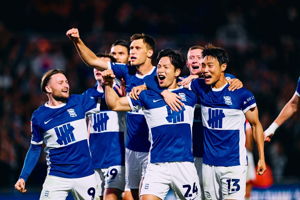Các cầu thủ Birmingham City ăn mừng chiến thắng trước đối thủ League One Wrexham với tỷ số 3-1 tại St Andrew's. Ảnh: X/BCFC Các cầu thủ Birmingham City ăn mừng chiến thắng trước đối thủ League One Wrexham với tỷ số 3-1 tại St Andrew's. Ảnh: X/BCFC