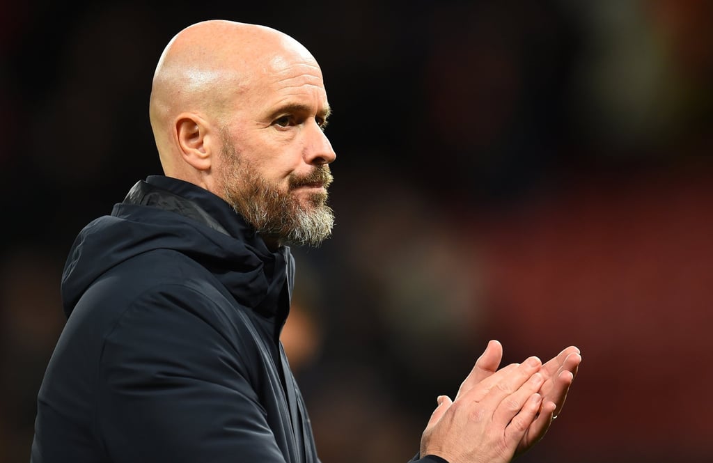 Erik ten Hag tỏ ra thất vọng khi câu lạc bộ hiện tại của anh, Manchester United, bị cầm hòa bởi đội bóng cũ, FC Twente. Ảnh: EPA Erik ten Hag tỏ ra thất vọng khi câu lạc bộ hiện tại của anh, Manchester United, bị cầm hòa bởi đội bóng cũ, FC Twente. Ảnh: EPA