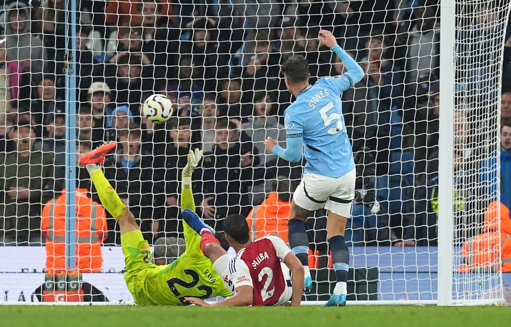 John Stones của Manchester City ghi bàn thắng thứ hai cho đội mình tại Sân vận động Etihad. Ảnh: DPA John Stones của Manchester City ghi bàn thắng thứ hai cho đội mình tại Sân vận động Etihad. Ảnh: DPA