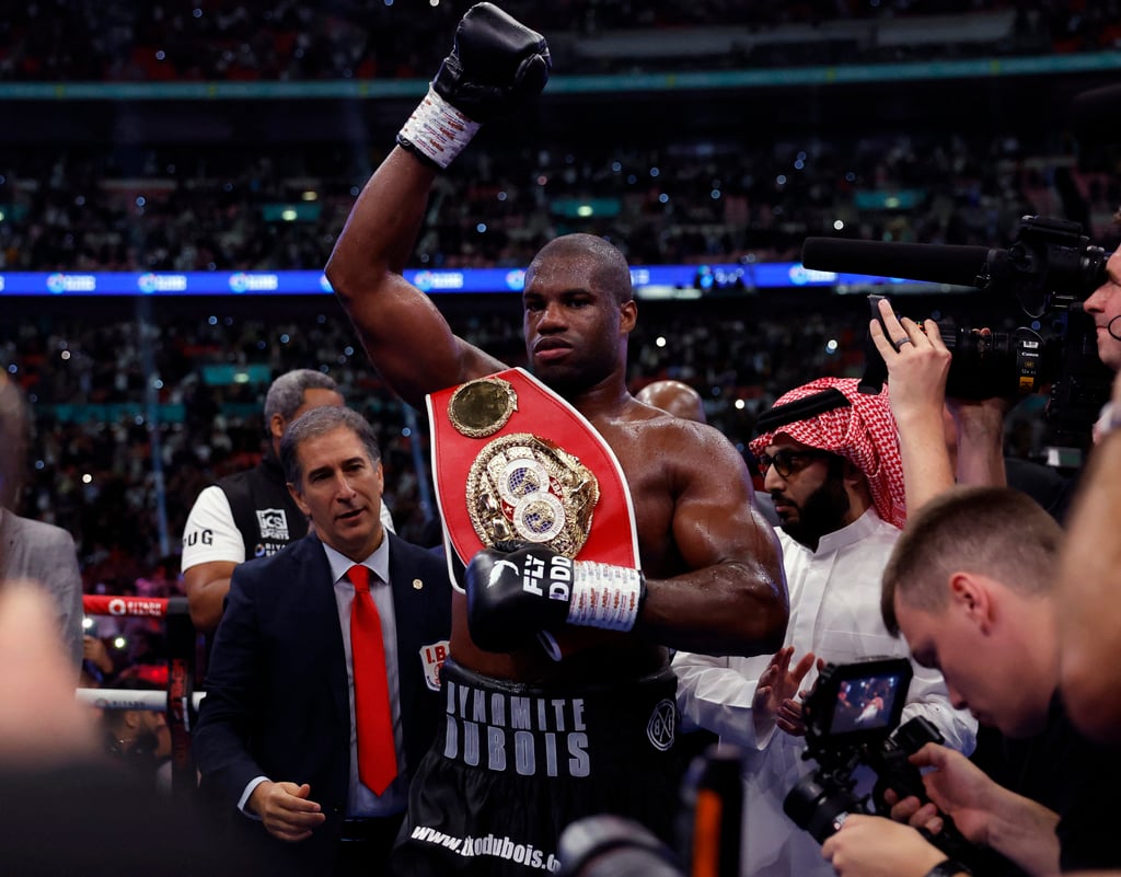 Daniel Dubois ăn mừng sau khi giành chiến thắng trước Anthony Joshua. Ảnh: Reuters Daniel Dubois ăn mừng sau khi giành chiến thắng trước Anthony Joshua. Ảnh: Reuters