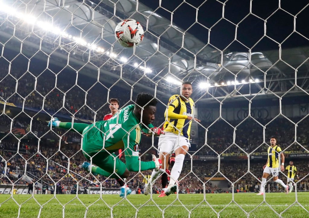 Youssef En-Nesyri của Fenerbahce ghi bàn gỡ hòa cho đội bóng của anh ấy trước Manchester United. Ảnh: Reuters Youssef En-Nesyri của Fenerbahce ghi bàn gỡ hòa cho đội bóng của anh ấy trước Manchester United. Ảnh: Reuters