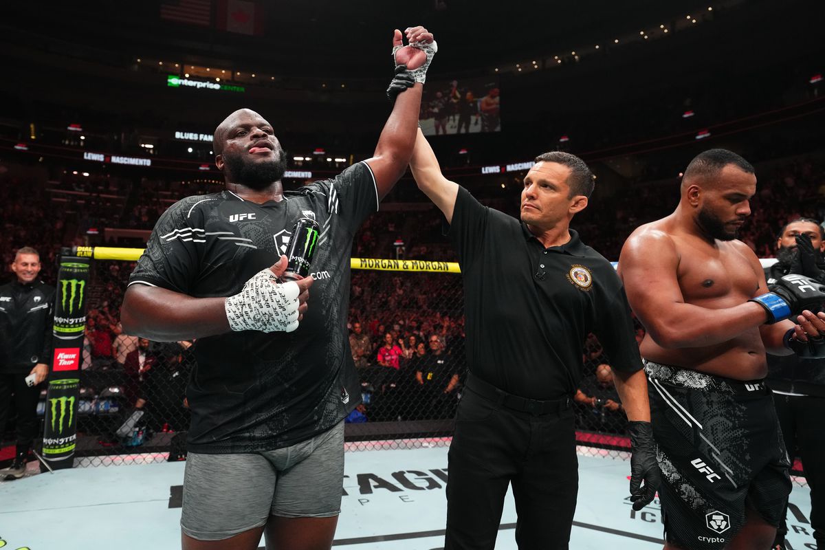 Đêm chiến đấu UFC: Lewis vs Nascimento