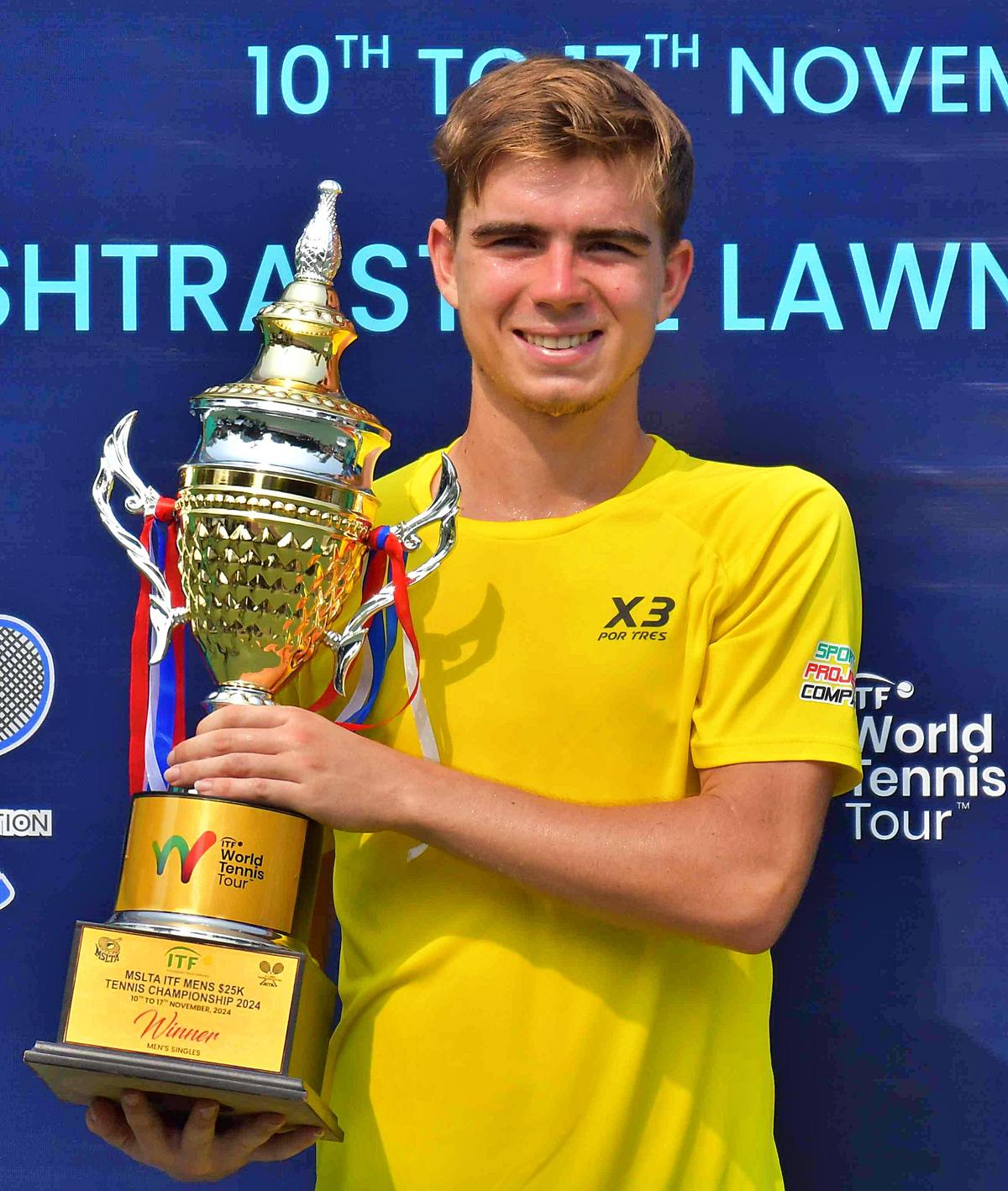 Dalibor Svrcina trong giải quần vợt nam ITF trị giá 25.000 USD. Dalibor Svrcina trong giải quần vợt nam ITF trị giá 25.000 USD.