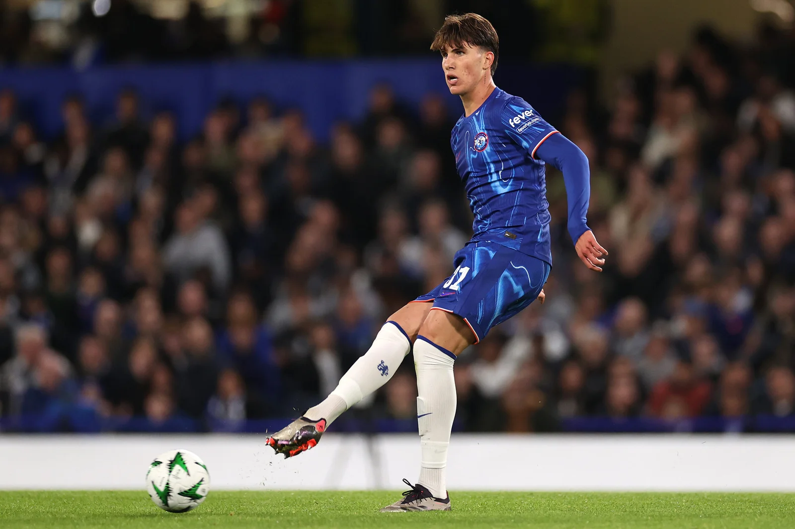 Cesare Casadei đã được cho là sẽ trở lại Serie A vì anh không tìm được chỗ ở Chelsea, nhưng sự xuất hiện của Enzo Maresca đã thay đổi số phận của anh.