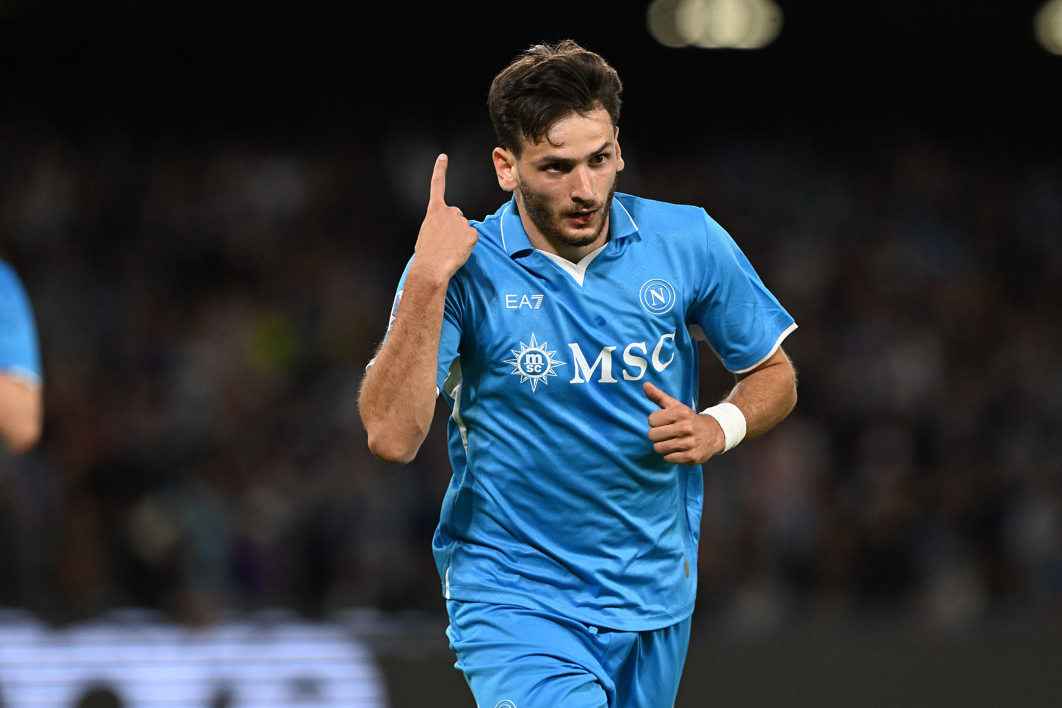 Mặc dù cuộc đàm phán giữa trại Khvicha Kvaratskhelia và Napoli đã diễn ra được một năm nhưng các bên vẫn chưa tiến gần đến thỏa thuận.