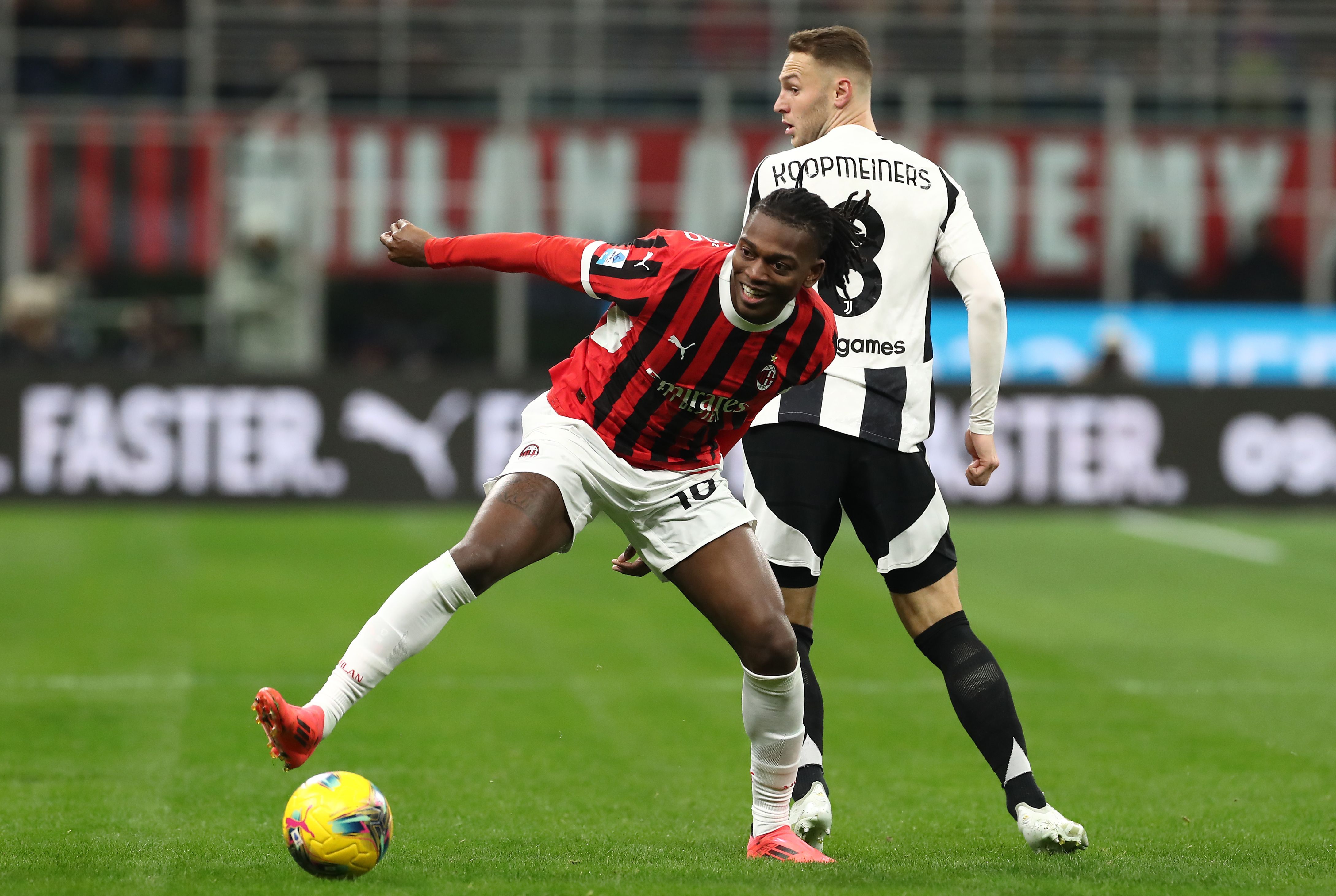 Rafael Leao sẽ bắt đầu trên băng ghế dự bị trong trận đấu tại Champions League vào thứ Ba với Slovan Bratislava. Noah Okafor sẽ nhận được cái gật đầu.