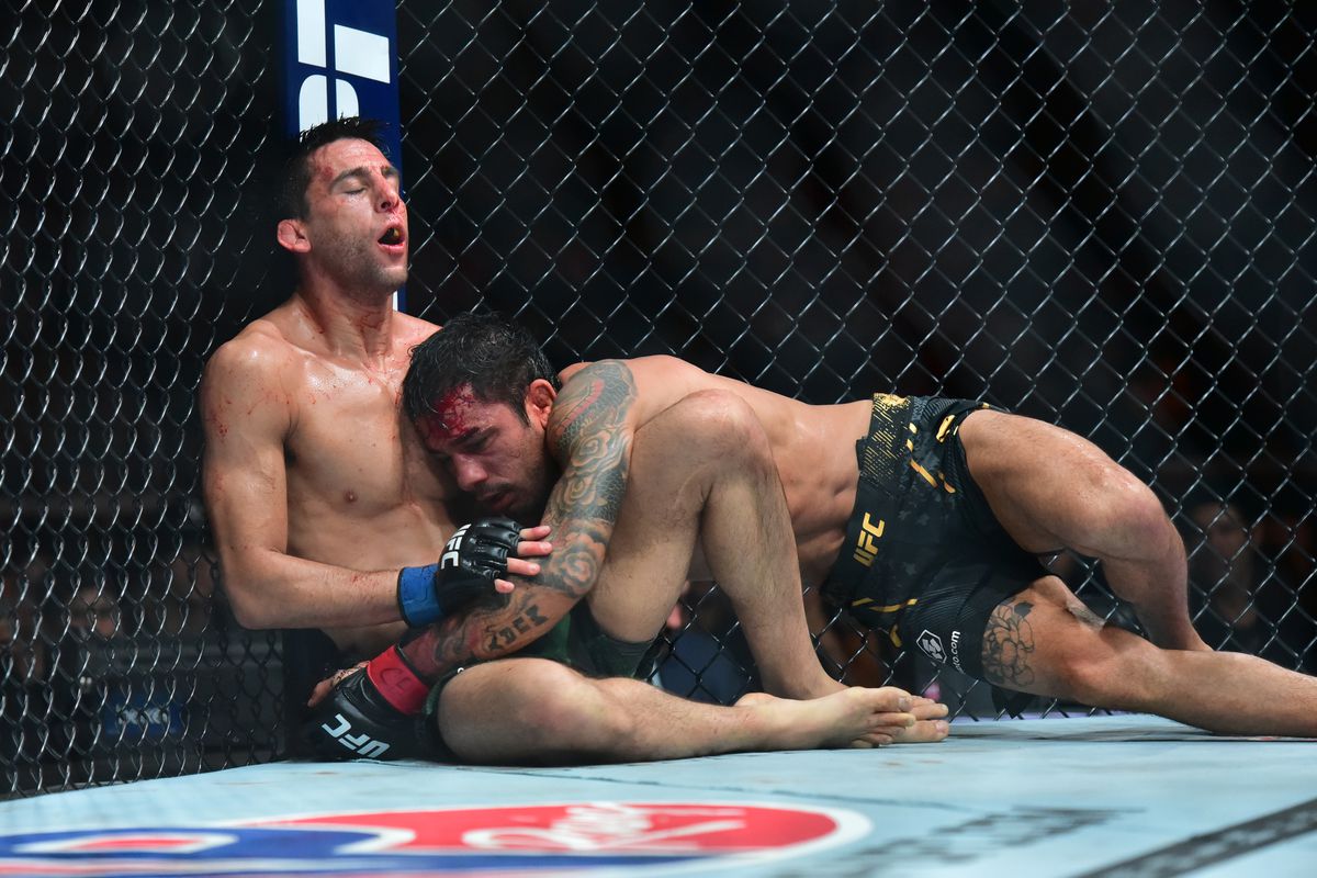 MMA: 04 tháng 5 UFC 301