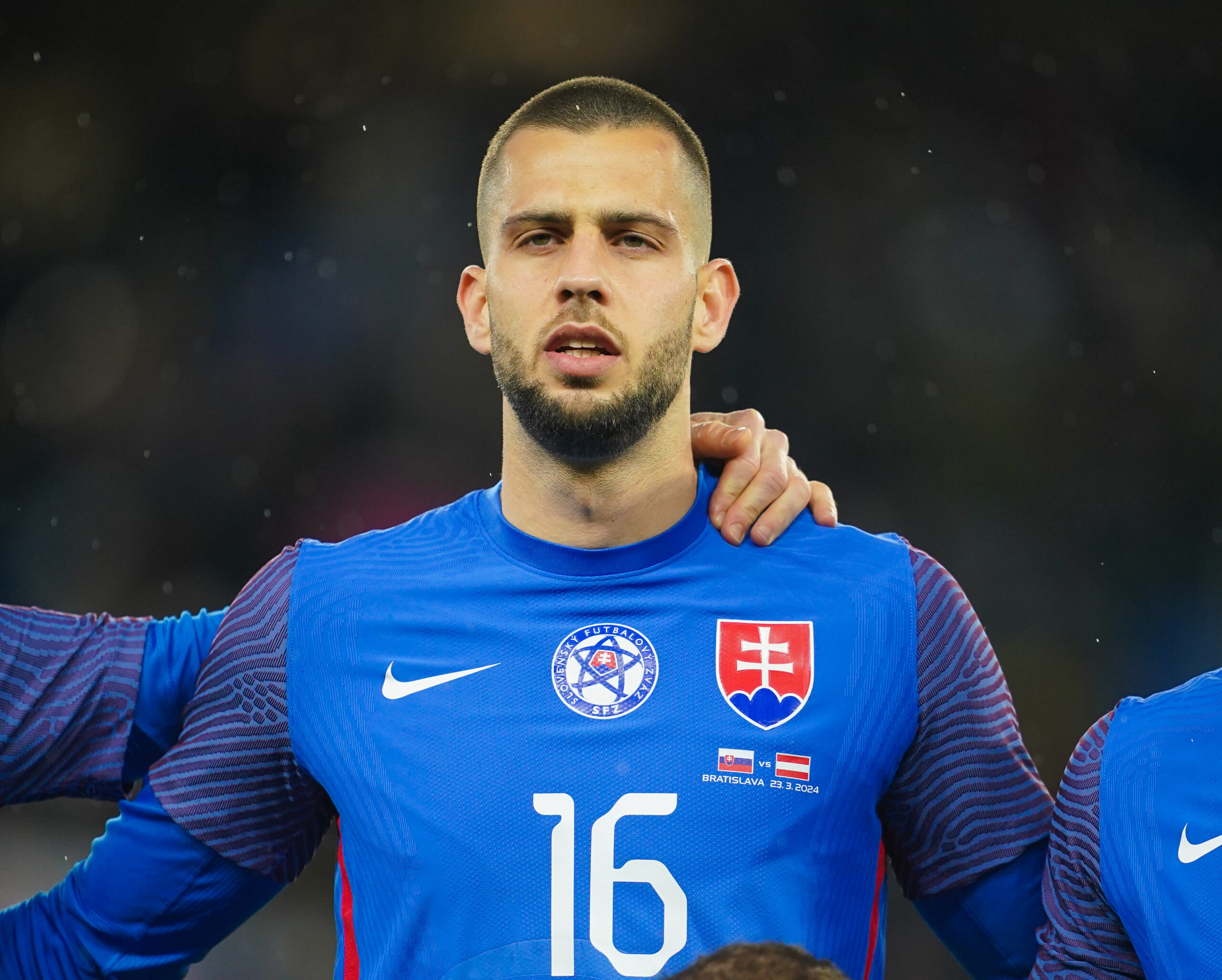 Juventus đang theo dõi David Hancko trong tương lai, vì họ không thể mua được một hậu vệ hàng đầu vào mùa hè và quyết định mua Pierre Kalulu.