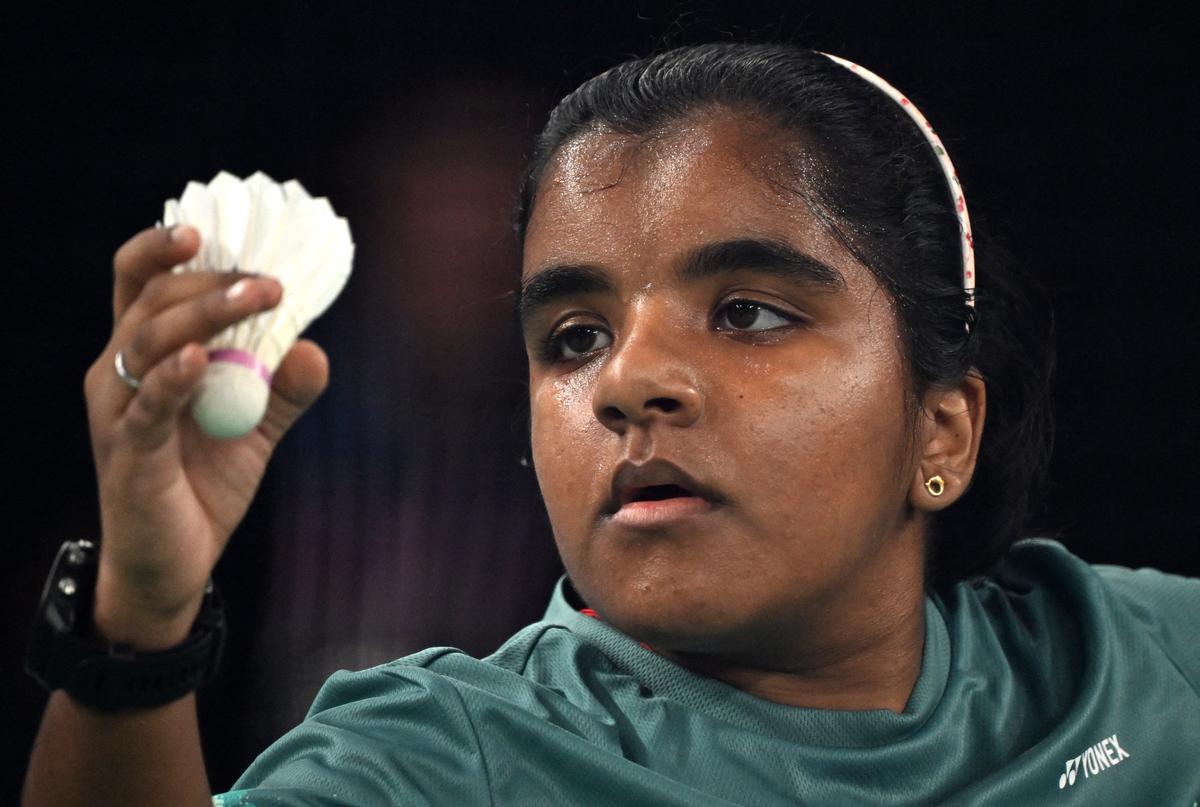 FILE PHOTO: Nithya Sre Sumathy Sivan của Ấn Độ thi đấu trong trận đấu với Jayci Simon của Hoa Kỳ.