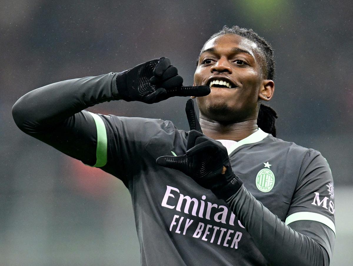 Rafael Leao của AC Milan ăn mừng khi ghi bàn thắng đầu tiên vào lưới Girona.