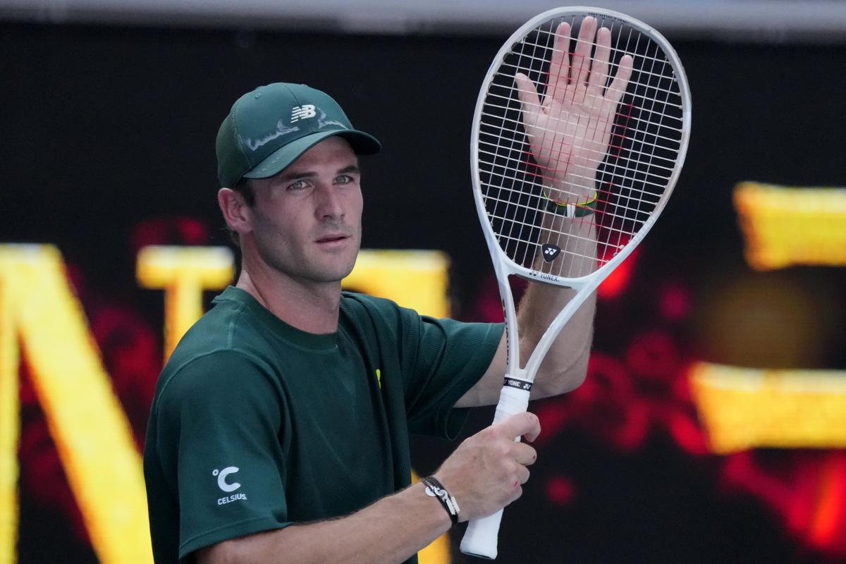 Tommy Paul của Mỹ ăn mừng sau khi đánh bại Alejandro Davidovich Fokina của Tây Ban Nha ở trận đấu vòng 4 Australian Open 2025. Tommy Paul của Mỹ ăn mừng sau khi đánh bại Alejandro Davidovich Fokina của Tây Ban Nha ở trận đấu vòng 4 Australian Open 2025.