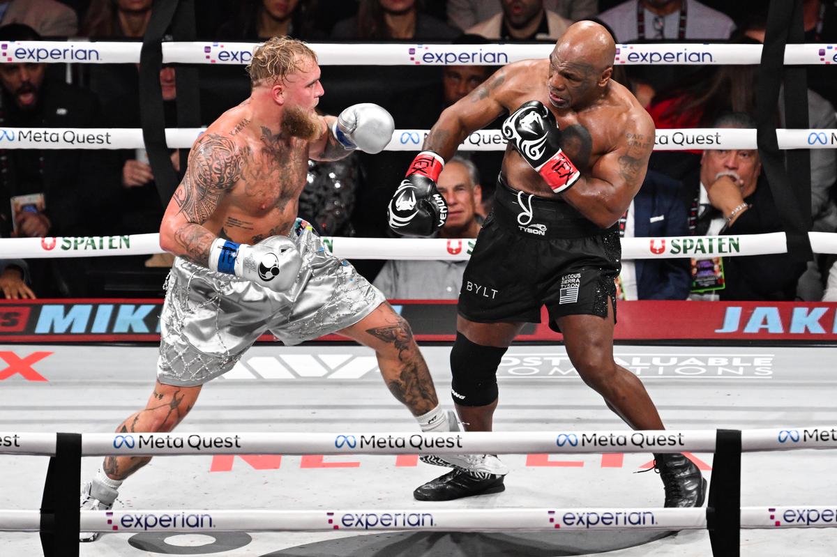 Fight for the ages: Jake Paul vs Mike Tyson at the AT&T Stadium in Texas, USA, was one of the biggest highlights of 2024. Even though the veteran started strong, the much younger and fitter Paul ultimately won by unanimous decision. Fight for the ages: Jake Paul vs Mike Tyson at the AT&T Stadium in Texas, USA, was one of the biggest highlights of 2024. Even though the veteran started strong, the much younger and fitter Paul ultimately won by unanimous decision.