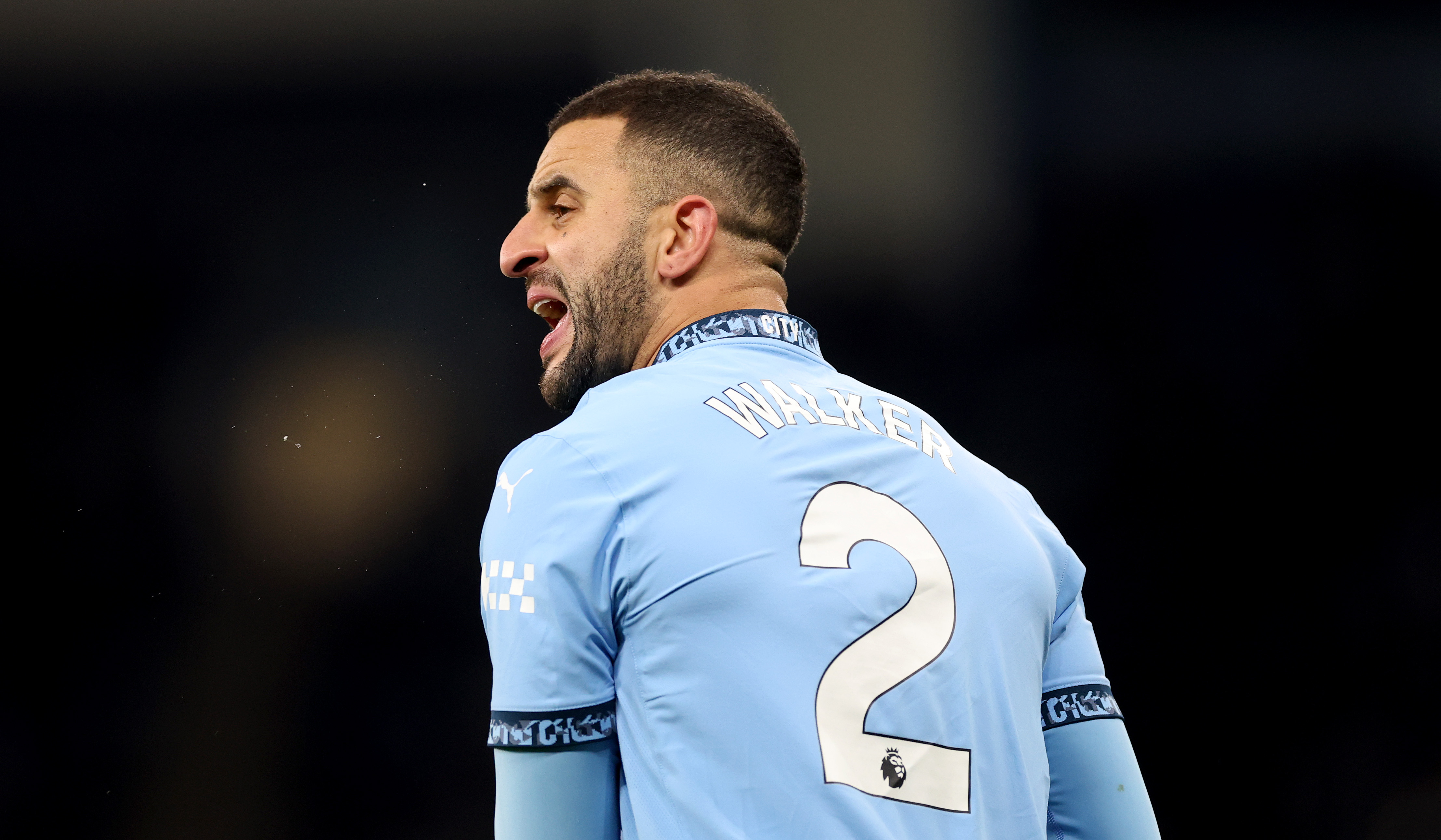Milan đã để mắt đến Kyle Walker, người muốn rời Manchester City để thử trải nghiệm ở nước ngoài. Họ sẽ phải chọn một giữa anh ấy và Rashford.