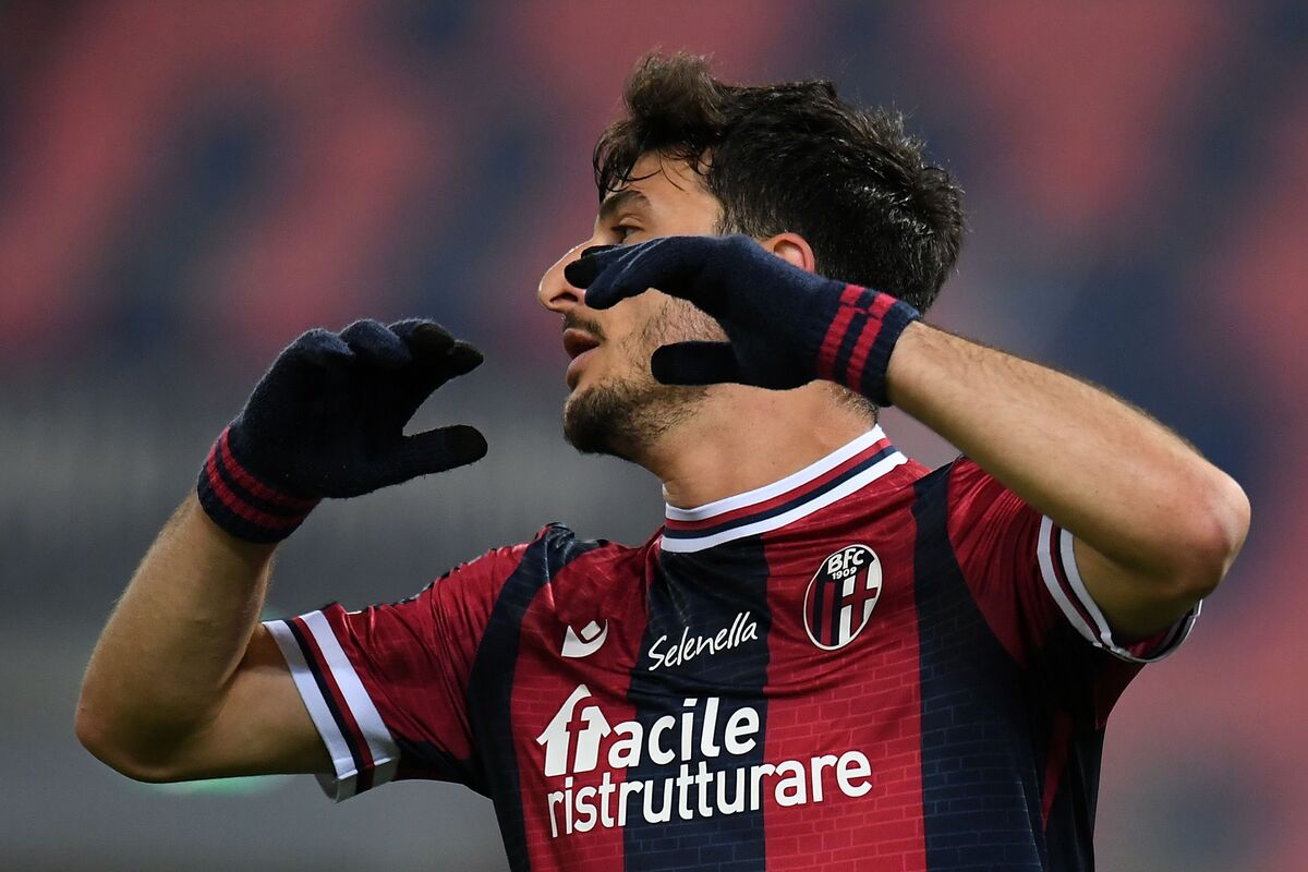 Riccardo Orsolini đã có khởi đầu sung mãn tại Bologna. Cầu thủ chạy cánh này có thể đã ra đi trong các kỳ chuyển nhượng trước nhưng đã gia hạn hợp đồng vào mùa hè năm ngoái.