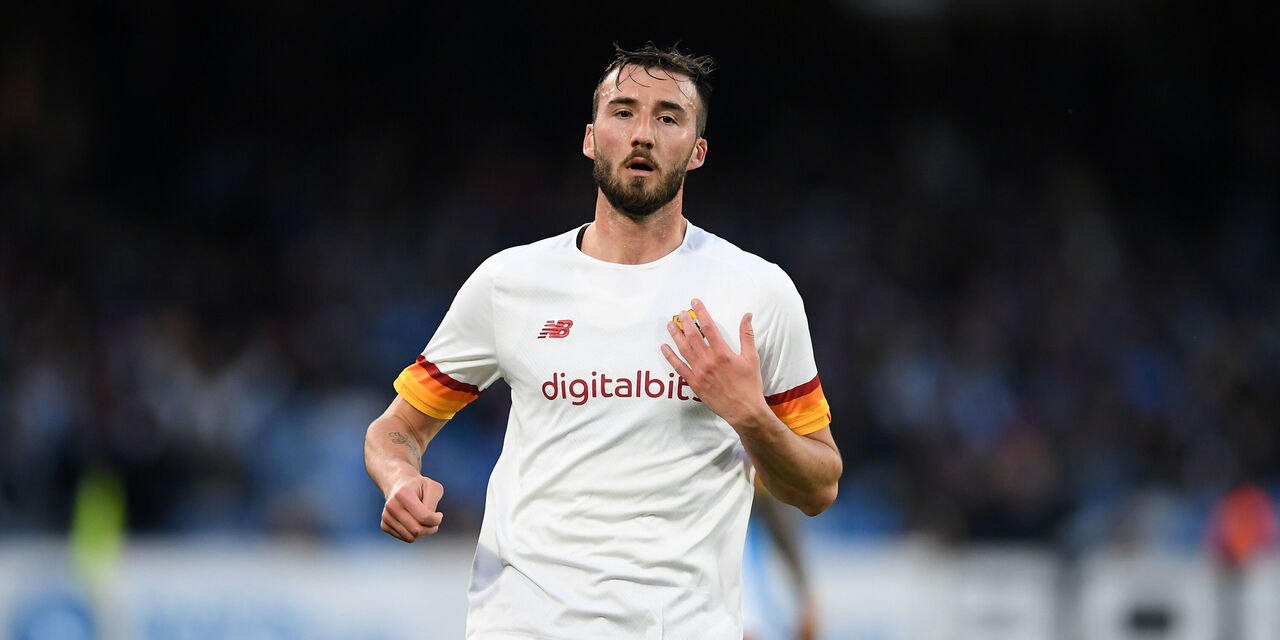 Bryan Cristante có một số người cầu hôn quan trọng và đang kêu gọi một phần mở rộng, nhưng Roma lên kế hoạch cho anh ta là một phần của đội hình vào mùa giải tới.