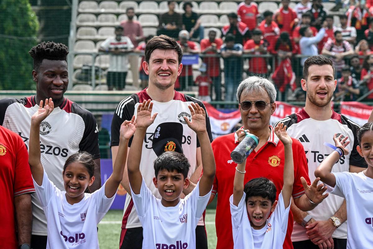 Trong thành phố để tham dự chương trình 'United We Play', được tổ chức bởi nhà tài trợ của câu lạc bộ Apollo Tyres, Maguire và các đồng nghiệp của anh ấy là Diogo Dalot, Andre Onana đồng ý rằng rất nhiều điều cần phải thay đổi. Trong thành phố để tham dự chương trình 'United We Play', được tổ chức bởi nhà tài trợ của câu lạc bộ Apollo Tyres, Maguire và các đồng nghiệp của anh ấy là Diogo Dalot, Andre Onana đồng ý rằng rất nhiều điều cần phải thay đổi.