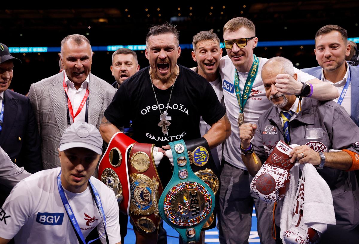 Usyk, được biết đến nhiều nhất là một nhà chiến thuật bóng bẩy chứ không phải là một tay đấm quyền lực, vẫn bất bại như một chuyên gia và đã không bị mất một cơn trong 16 năm.