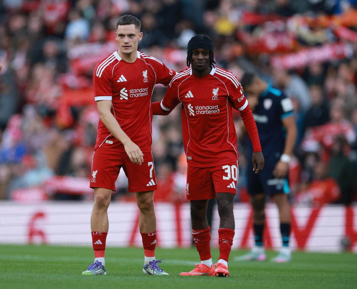 Liverpool đã ký hợp đồng với Florian Wirtz (trái) và Jeremie Frimpong từ Bayer Leverkusen trong cửa sổ chuyển nhượng mùa hè này. 