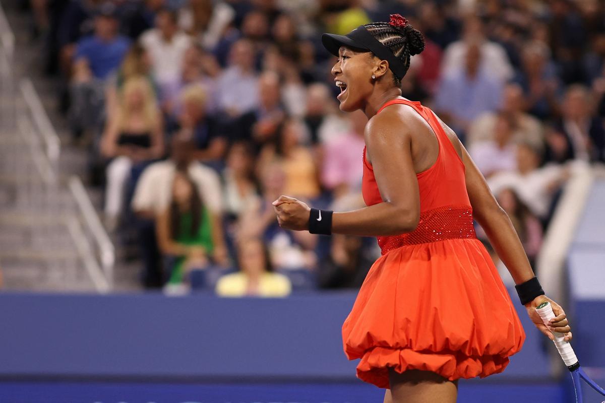 Naomi Osaka phản ứng sau khi chiến thắng một điểm trước Greet Minnen trong trận đấu vòng một tại US Open 2025.