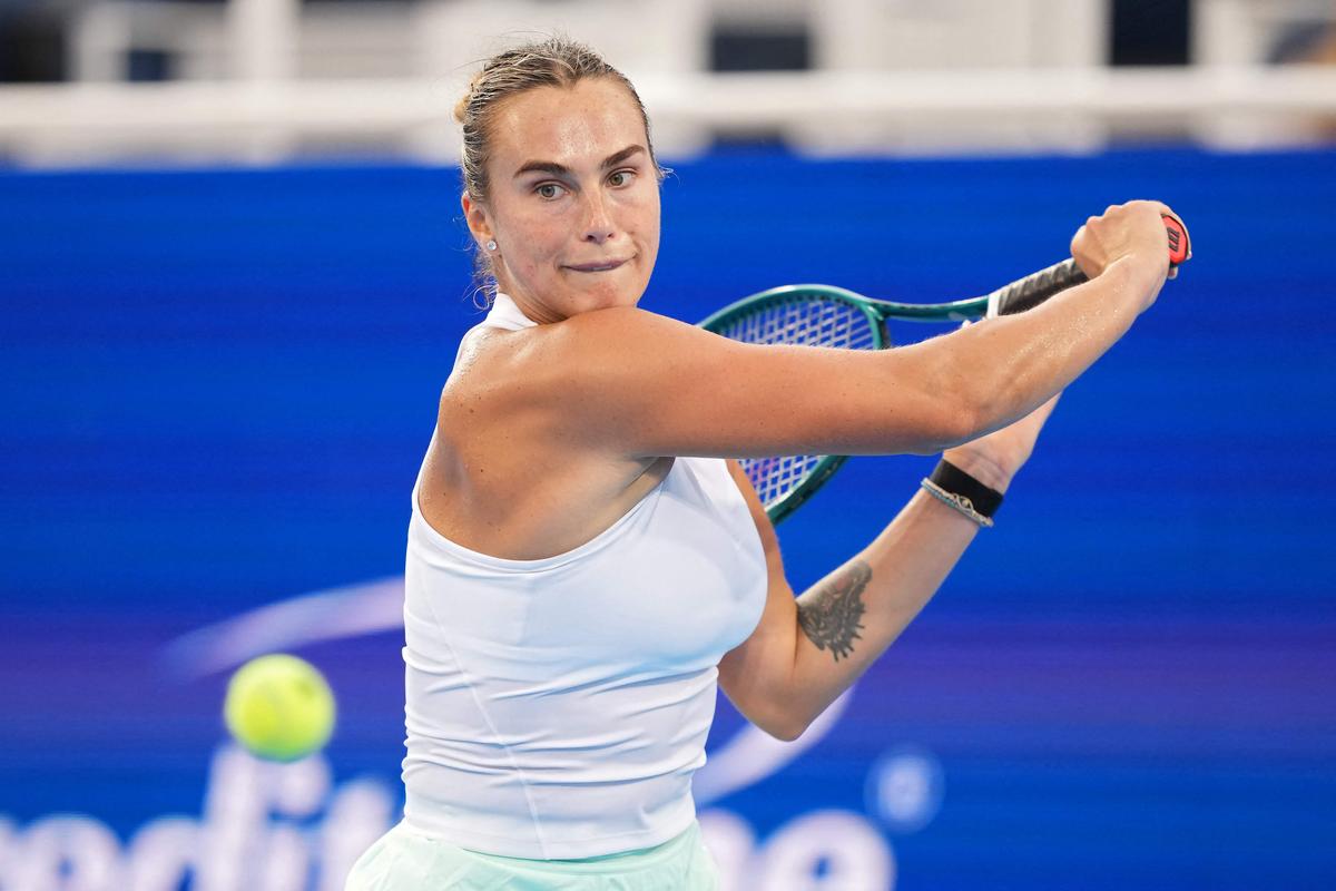 Sau chiến thắng marathon trước Emma Raducanu, Aryna Sabalenka rất vui mừng được ra khỏi tòa án trong các trường quay thẳng chống lại Bouzas Maniro. Sau chiến thắng marathon trước Emma Raducanu, Aryna Sabalenka rất vui mừng được ra khỏi tòa án trong các trường quay thẳng chống lại Bouzas Maniro.