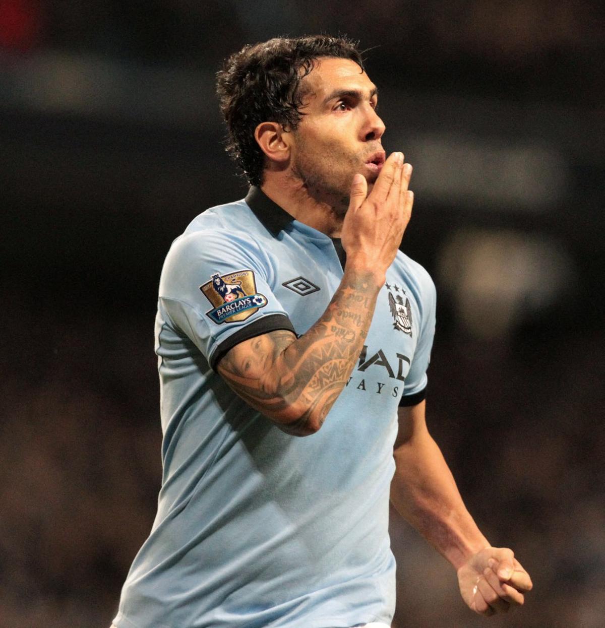 FILE - Mặc dù Mancini mở rộng nhánh ô liu, nói rằng Tevez có thể gia nhập đội hình với một lời xin lỗi, sau đó đã bay trở lại Argentina. FILE - Mặc dù Mancini mở rộng nhánh ô liu, nói rằng Tevez có thể gia nhập đội hình với một lời xin lỗi, sau đó đã bay trở lại Argentina.