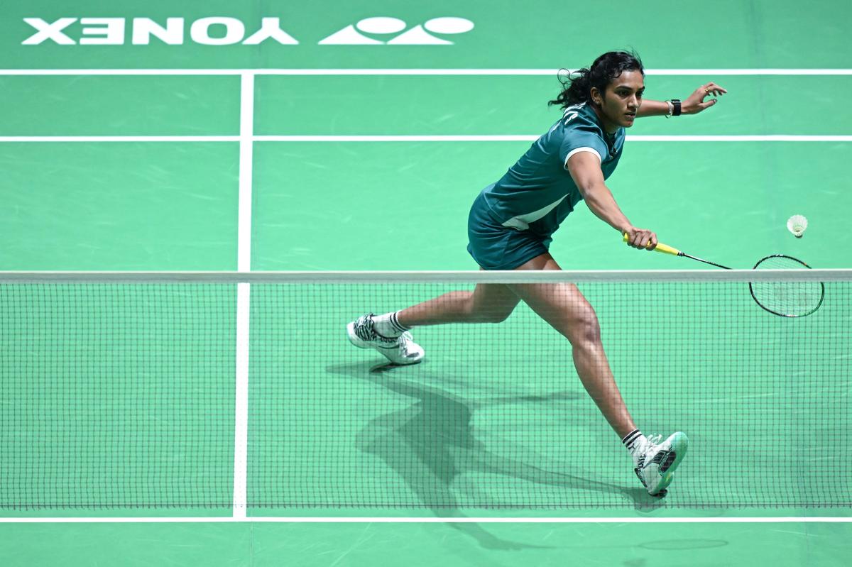 PV Sindhu đã lọt vào bán kết tại Malaysia Open, trận ra quân đầu tiên của cô kể từ khi bình phục chấn thương.