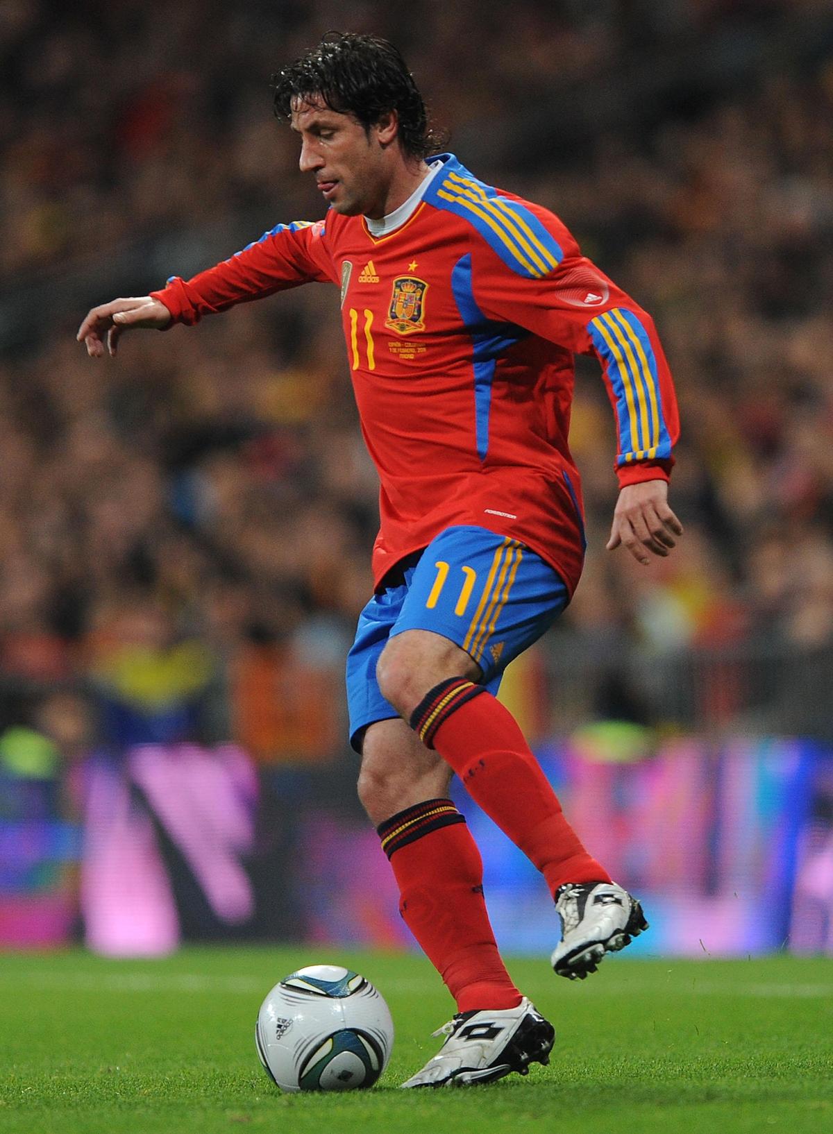 Capdevila chơi cho Atletico Madrid vào mùa giải 1999 nhưng câu lạc bộ này đứng thứ hai trên bảng xếp hạng năm đó.